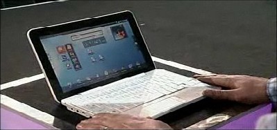 HP Executive Vice President Todd Bradley demonstrates a conceptual Snapdragon-based Android netbook.