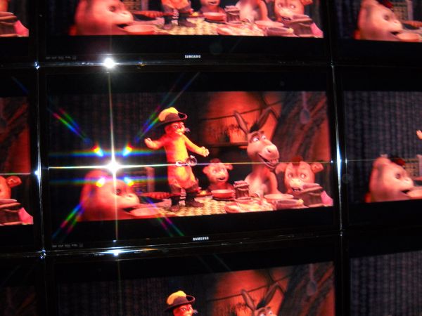 A grid of Samsung 3D video displays showing a scene from a 3D Shrek movie.