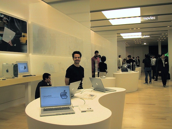 Apple's first store May 2001